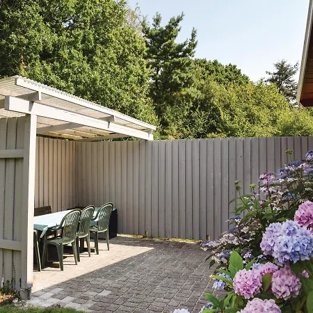 Four-bedroom Holiday In Ebeltoft